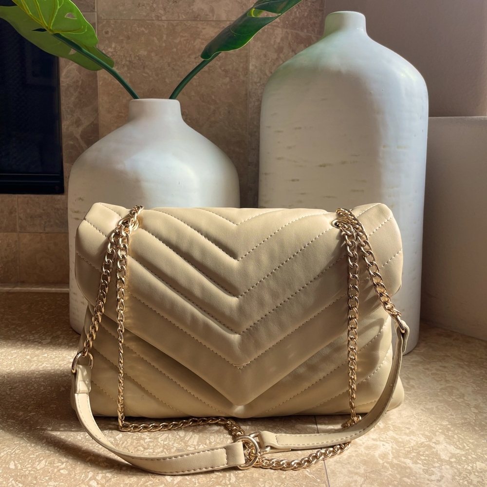 Women’s Luxurious Hand Bag in Cream